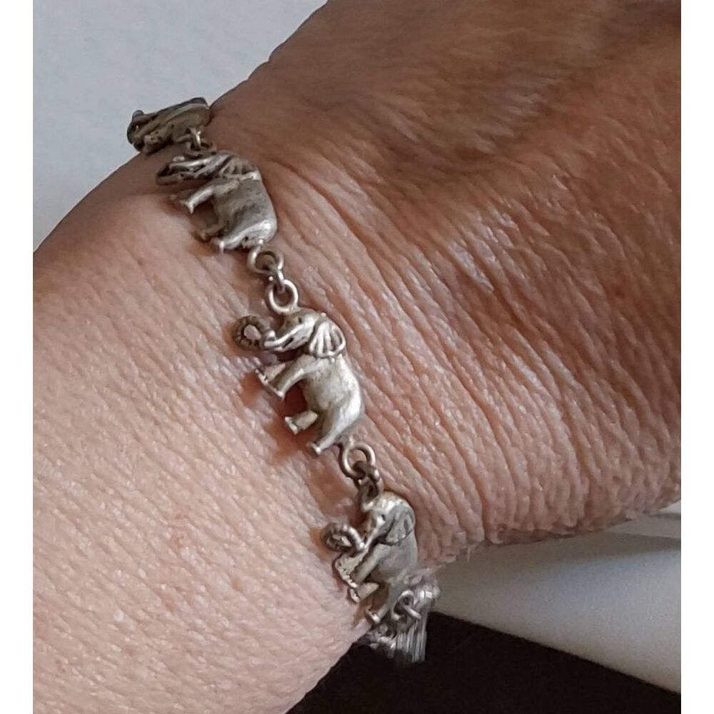 Pretty Vintage Elephant Design Tennis Style Link Bracelet~925 Sterling Silver - Picture 2 of 3